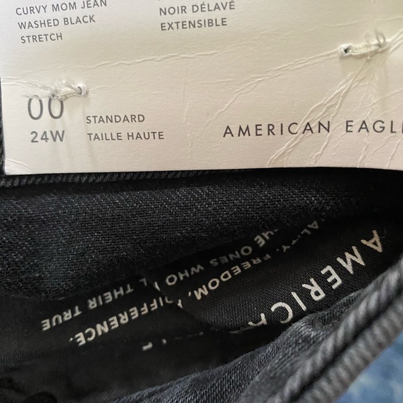 NWT American Eagle mom jeans - Picture 6 of 7